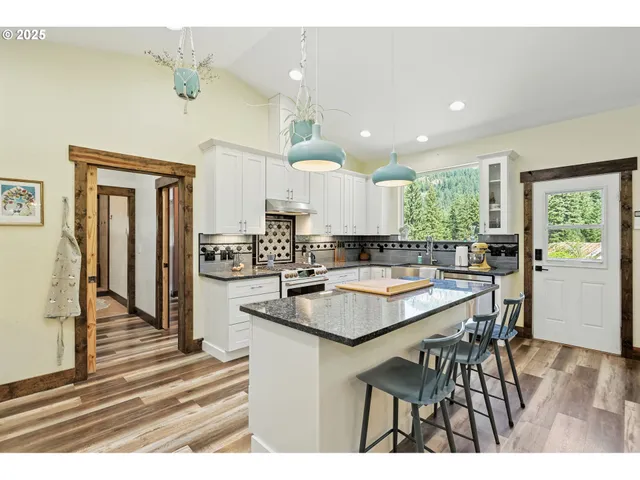 $599,000 | 11 Edgewater Drive, Carson, WA 98610