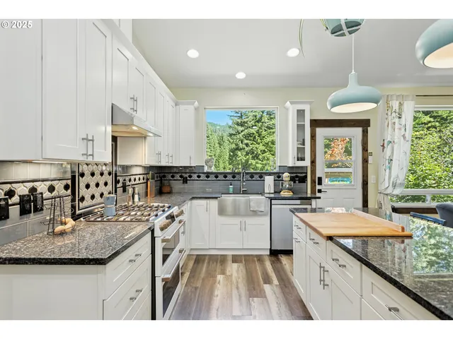 $599,000 | 11 Edgewater Drive, Carson, WA 98610