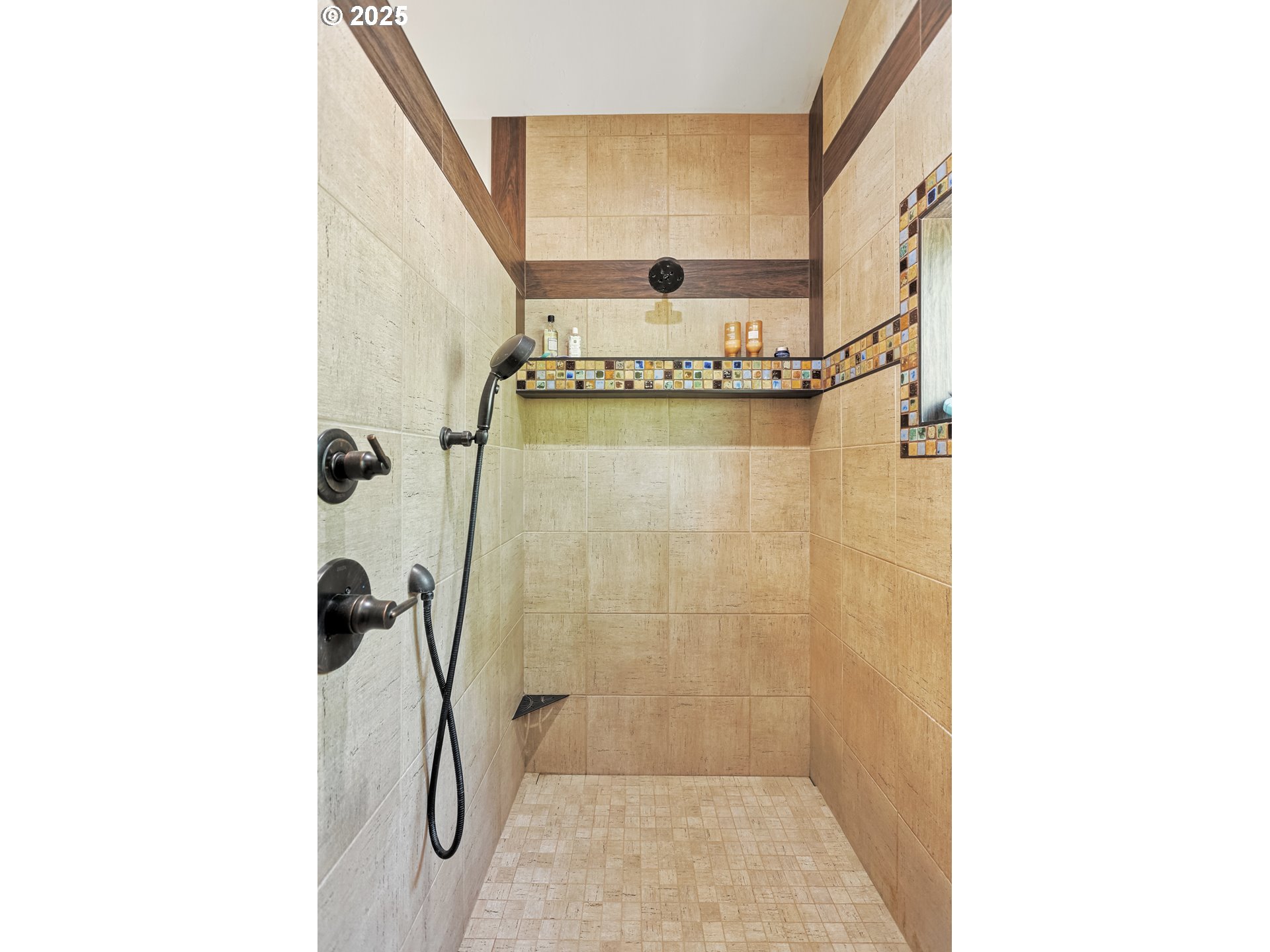 11 Edgewater Drive Carson, WA 98610 - Photo 15 of 48