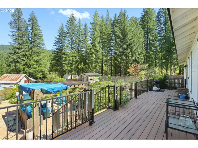 $599,000 | 11 Edgewater Drive, Carson, WA 98610