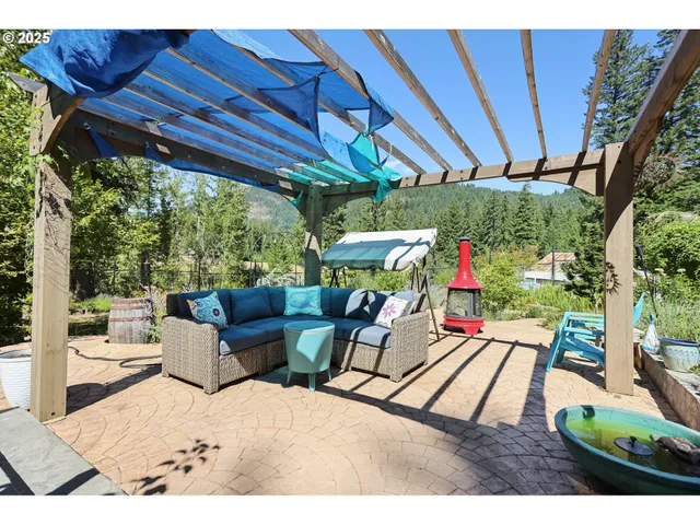 $599,000 | 11 Edgewater Drive, Carson, WA 98610