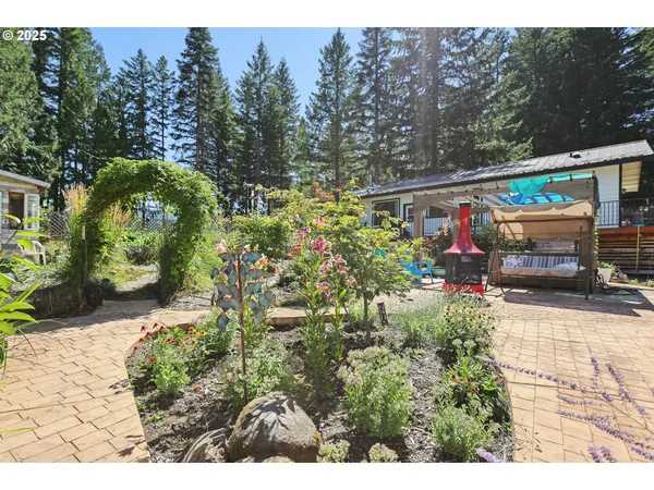 $599,000 | 11 Edgewater Drive, Carson, WA 98610