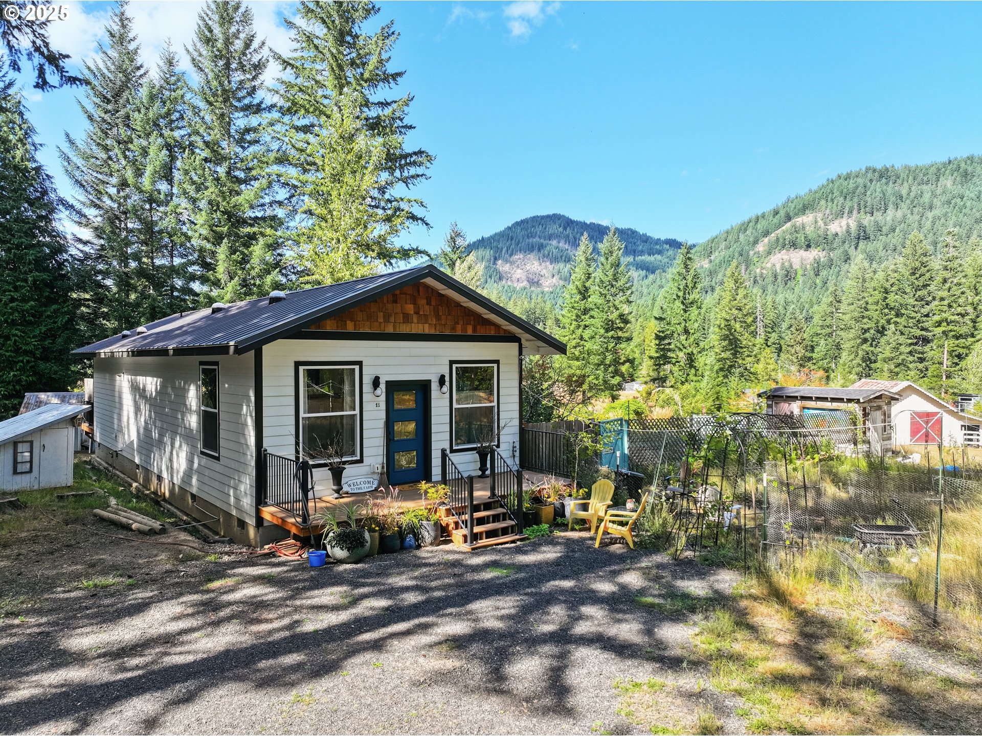 11 Edgewater Drive Carson, WA 98610 - Photo 3 of 48