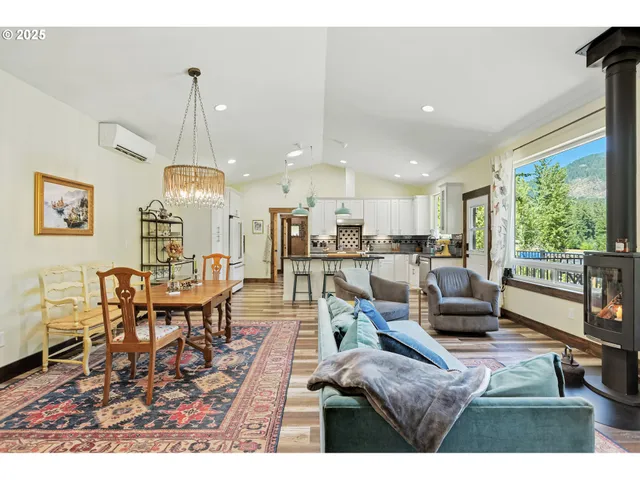 $599,000 | 11 Edgewater Drive, Carson, WA 98610