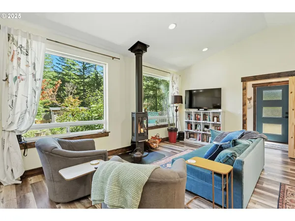 $599,000 | 11 Edgewater Drive, Carson, WA 98610