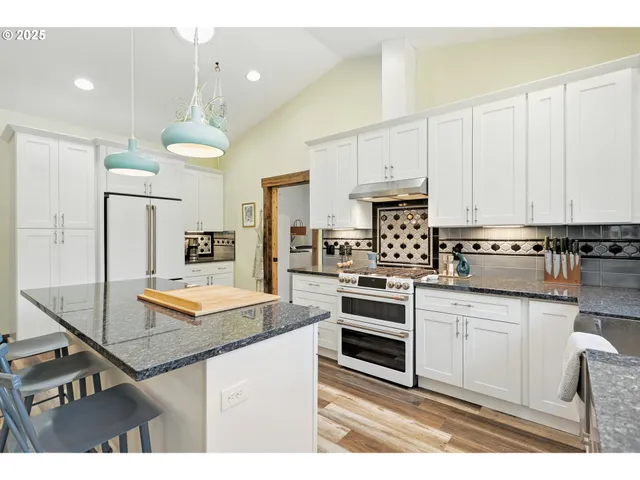 $599,000 | 11 Edgewater Drive, Carson, WA 98610