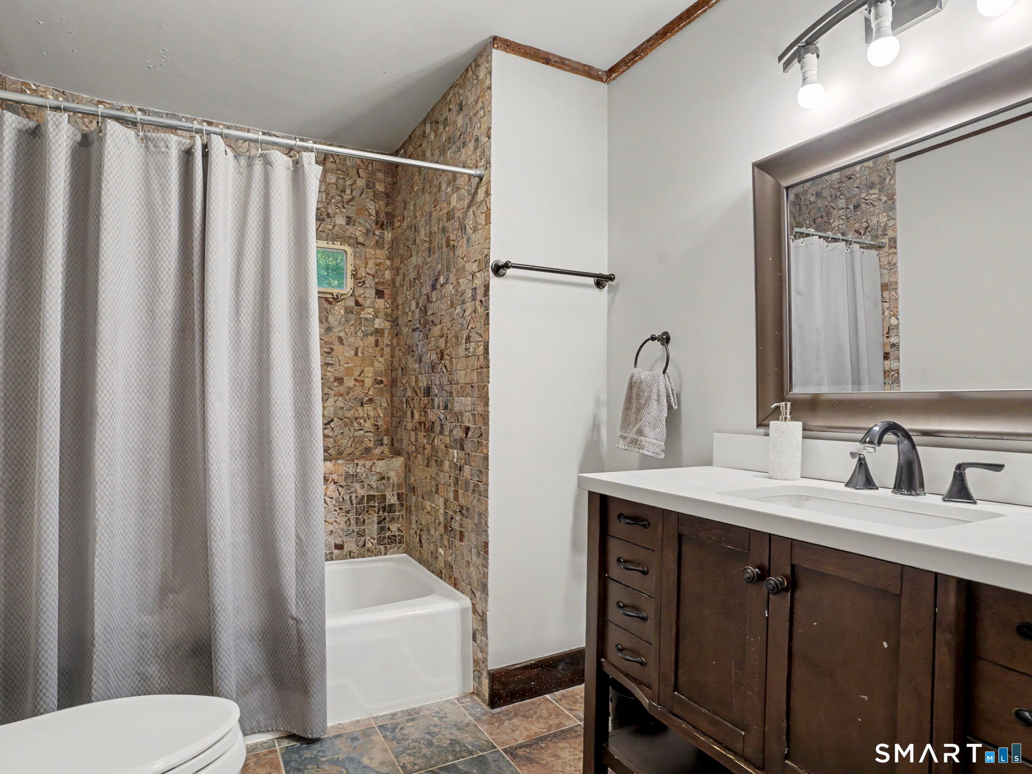 25 Windaway Road Bethel, CT 06801 - Photo 14 of 22