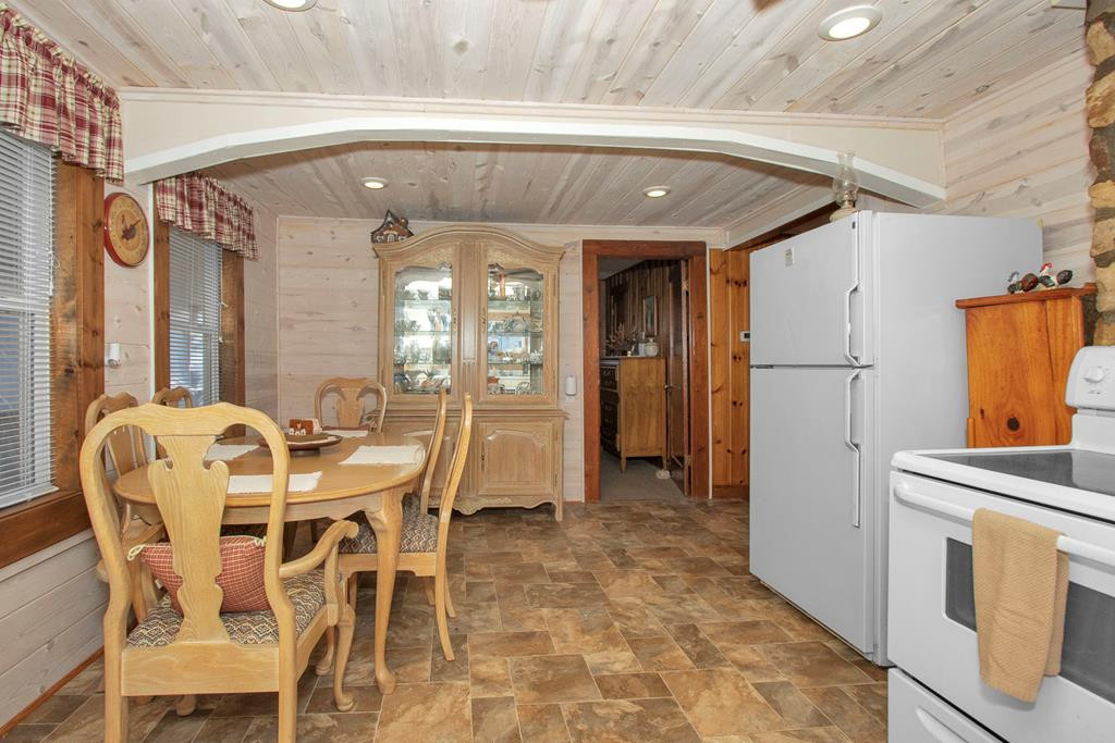 97 Reese Road Brasstown, NC 28902 - Photo 14 of 59