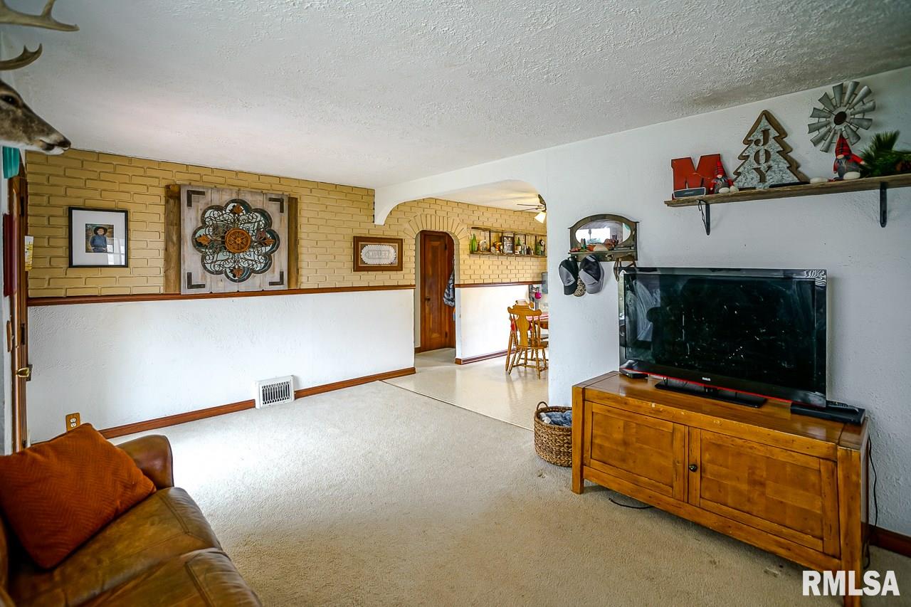 29818 East Manito Road Manito, IL 61546 - Photo 7 of 42 Gallery Image 7
