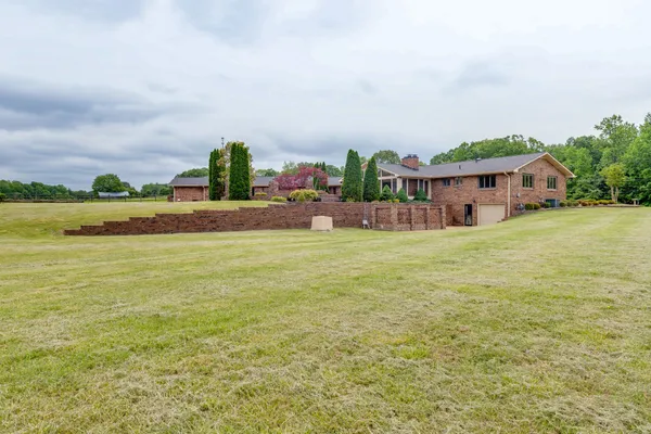 $850,000 | 4498 Highway 47, Charlotte, TN 37036