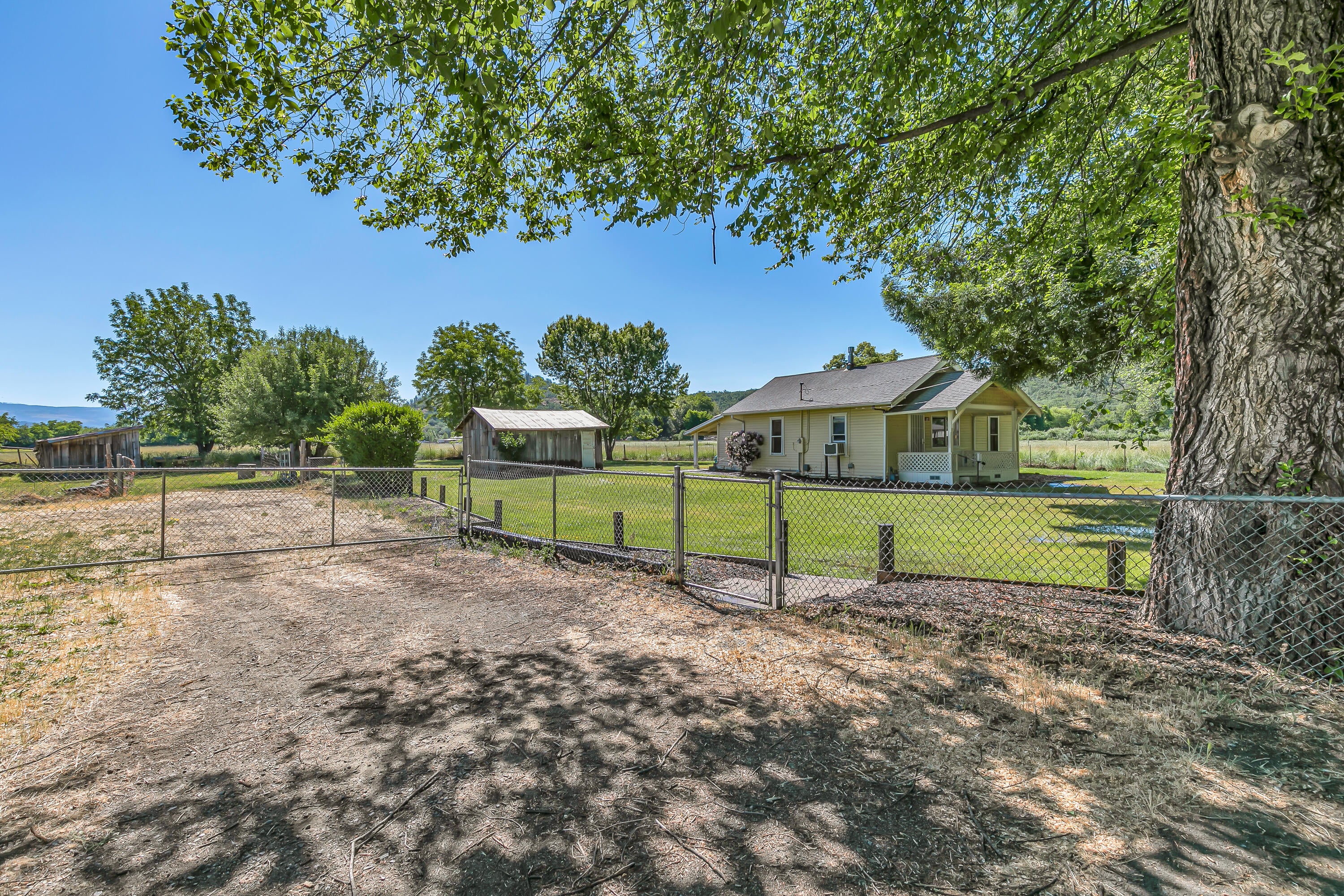 144 Reese Creek Road Eagle Point, OR 97524 - Photo 29 of 39 9R9A3409