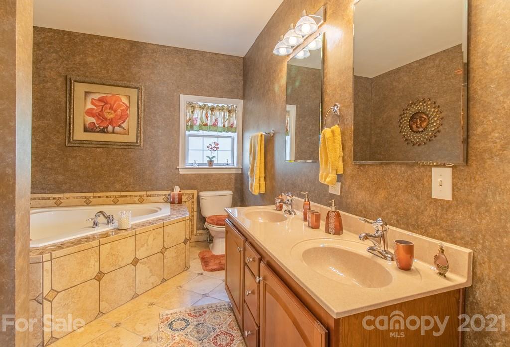 43 Mandalay Ridge Canton, NC 28716 - Photo 12 of 26 Gallery Image 12