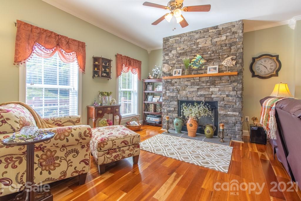 43 Mandalay Ridge Canton, NC 28716 - Photo 8 of 26 Gallery Image 8