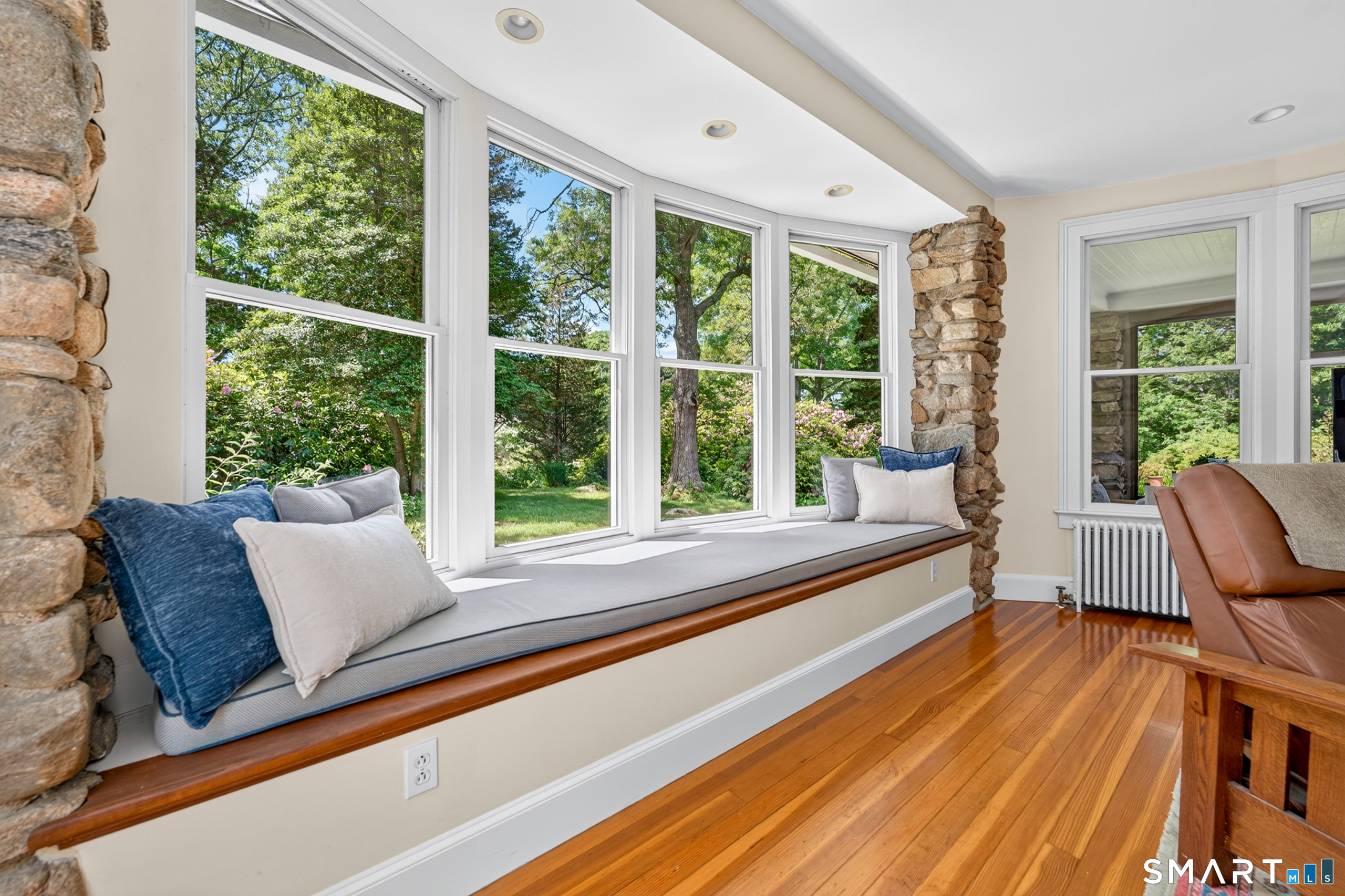 697 Noank Road Groton, CT 06355 - Photo 2 of 39