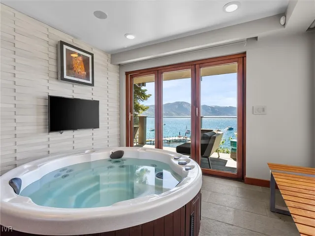 $3,695,000 | 475 Lakeshore Boulevard, Unit 18, Incline Village, NV 89451