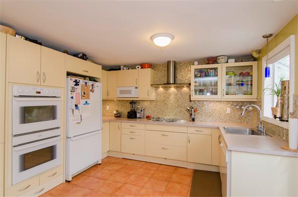 28 Bernard Road Woburn, MA 01801 - Photo 10 of 30 Gallery Image 10