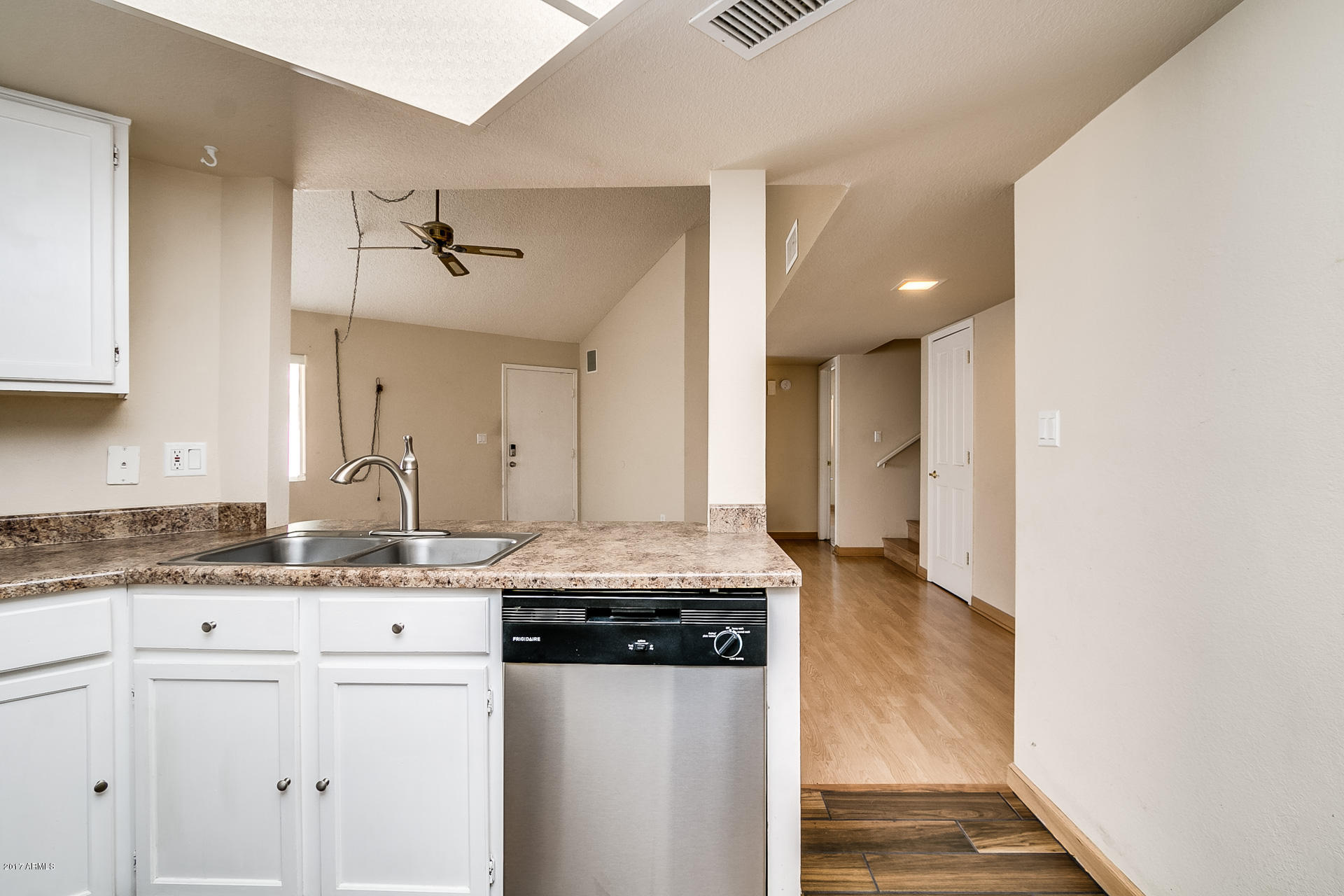 4134 West Boca Raton Road Phoenix, AZ 85053 - Photo 4 of 30 Boca Raton-004
