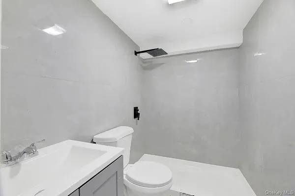 $899,000 | 442 East 43rd Street | Farragut