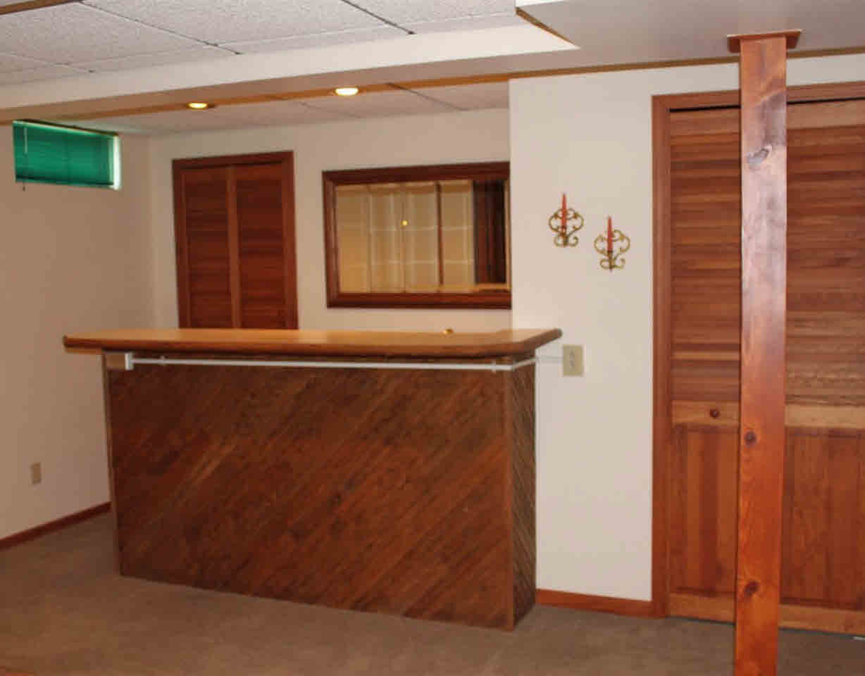1030 North Linden Road Flint, MI 48532 - Photo 39 of 57 21304686-38.JPG