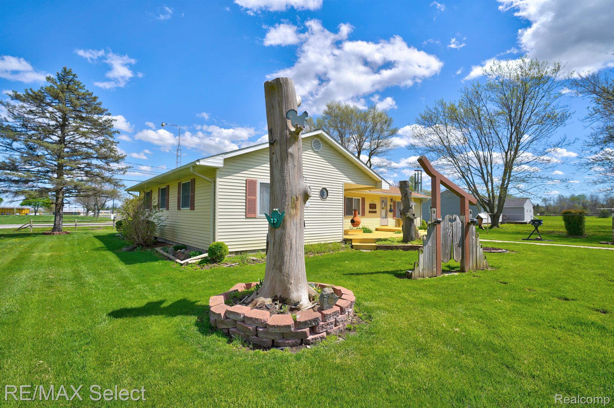 5132 Torrey Road Flint, MI 48507 - Photo 4 of 36 Gallery Image 4
