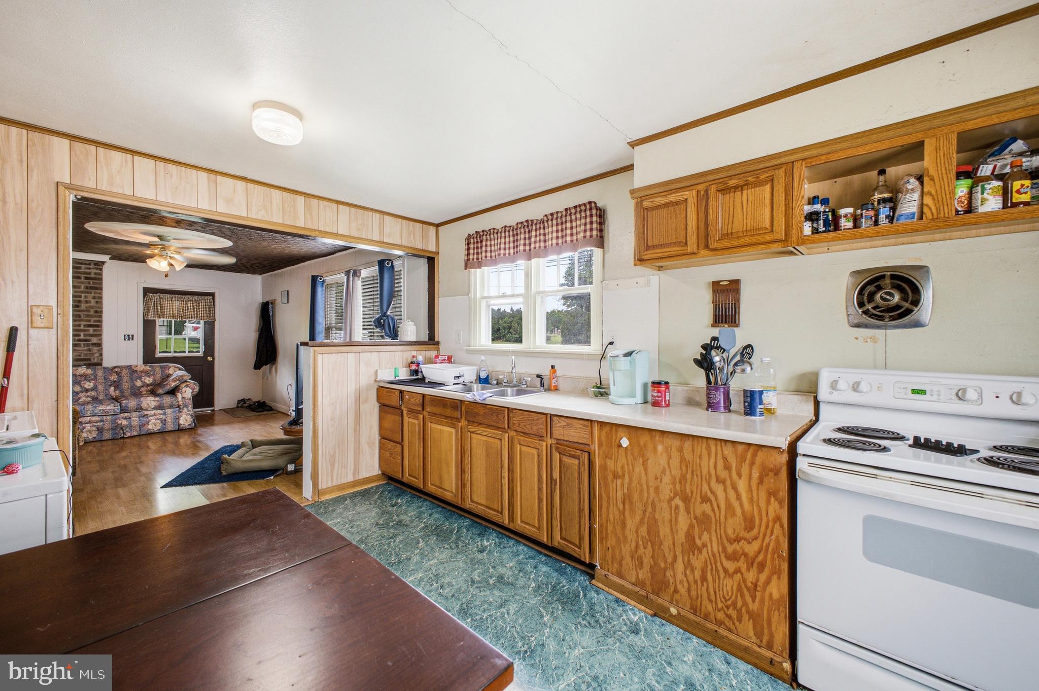 494 Chapel Road Stanley, VA 22851 - Photo 8 of 32