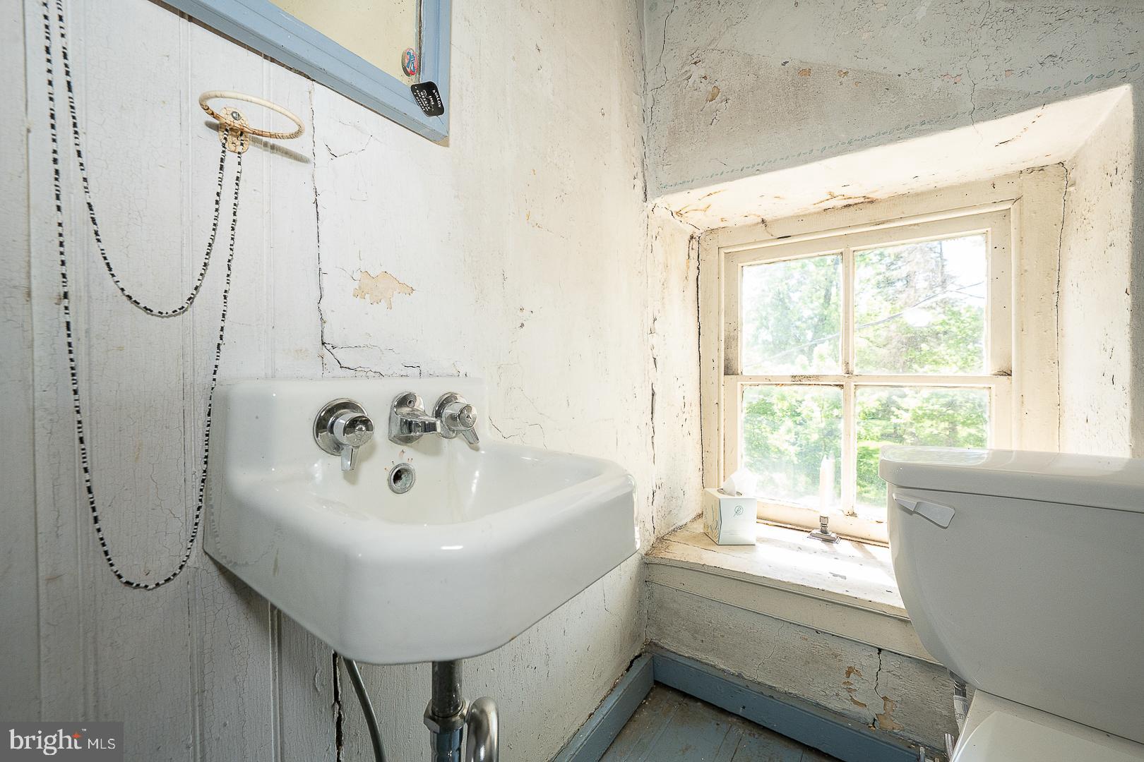 1250 Old Lancaster Road Berwyn, PA 19312 - Photo 41 of 66 3rd Floor Bath