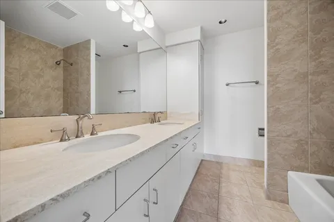 $643,775 | 1701 Hermann Drive, Unit 14B, Houston, TX 77004