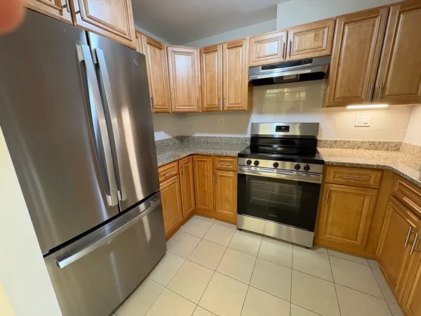 $3,200 | 48 Bigelow Avenue, Unit 24, Watertown, MA 02472