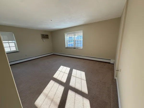 $3,200 | 48 Bigelow Avenue, Unit 24, Watertown, MA 02472
