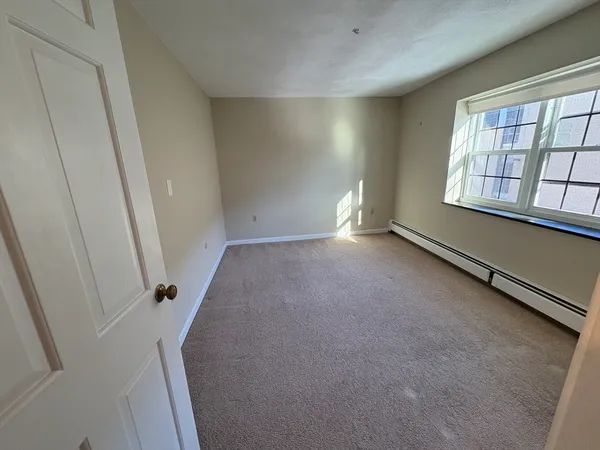 $3,200 | 48 Bigelow Avenue, Unit 24, Watertown, MA 02472