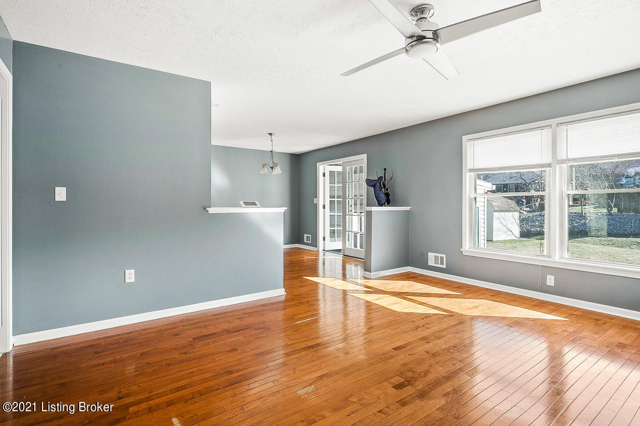 1544 Knight Road Louisville, KY 40216 - Photo 6 of 49 37