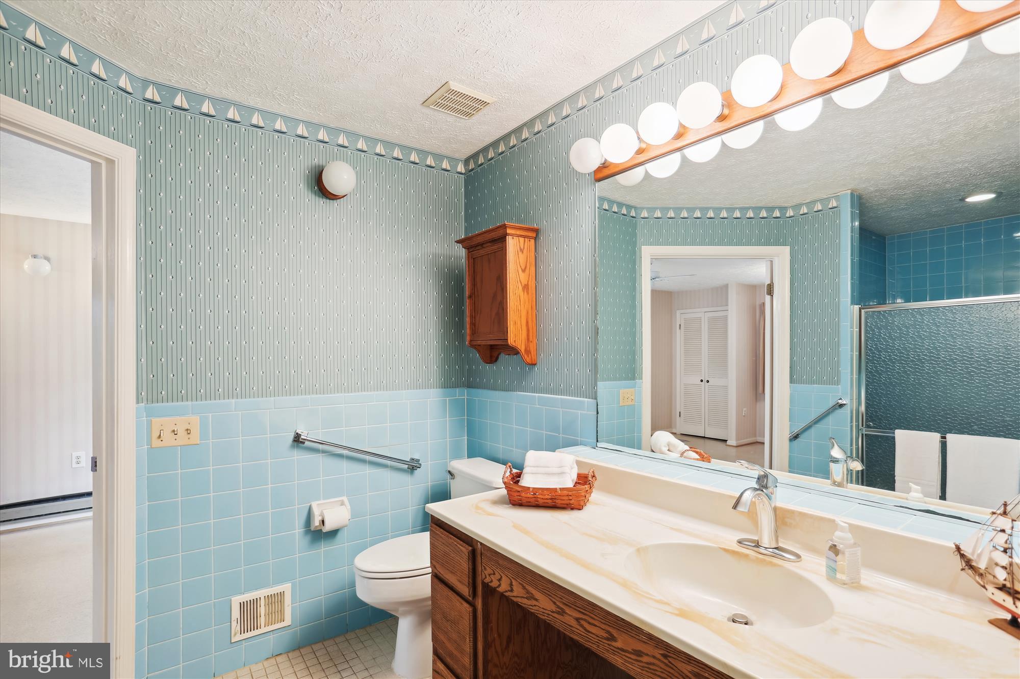 6609 Garrett Road Derwood, MD 20855 - Photo 36 of 102 Shower