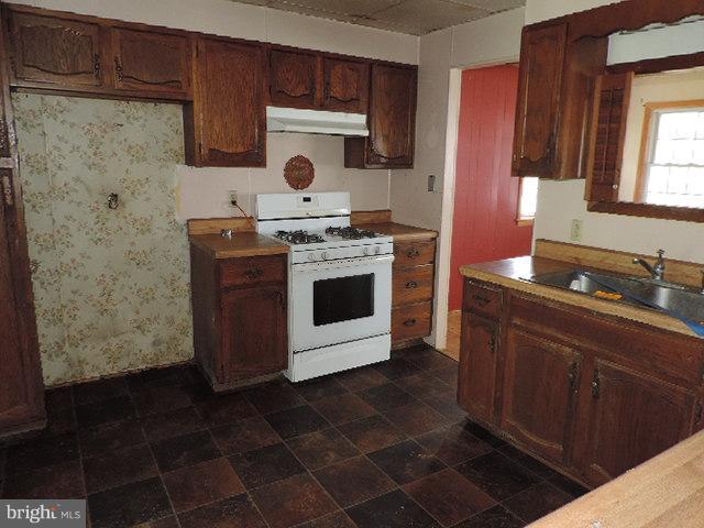 302 Sunset Boulevard Ridgely, MD 21660 - Photo 6 of 12 Kitchen