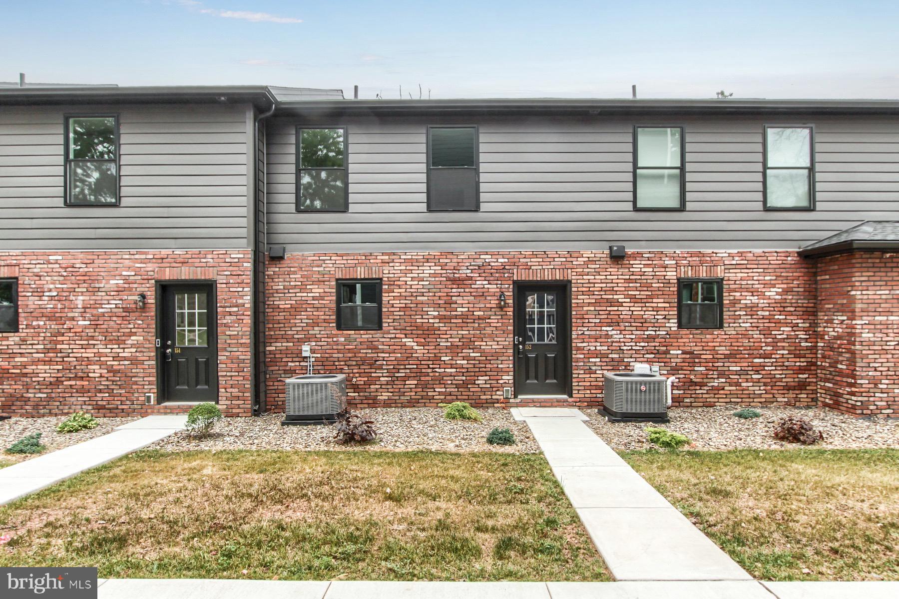 150 High Pointe Dr Unit 25  