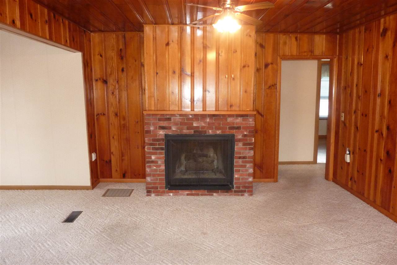 675 West 18th Street Rochester, IN 46975 - Photo 3 of 18