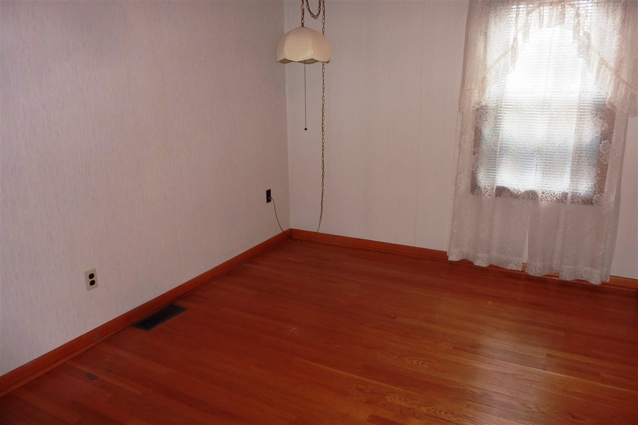 675 West 18th Street Rochester, IN 46975 - Photo 6 of 18