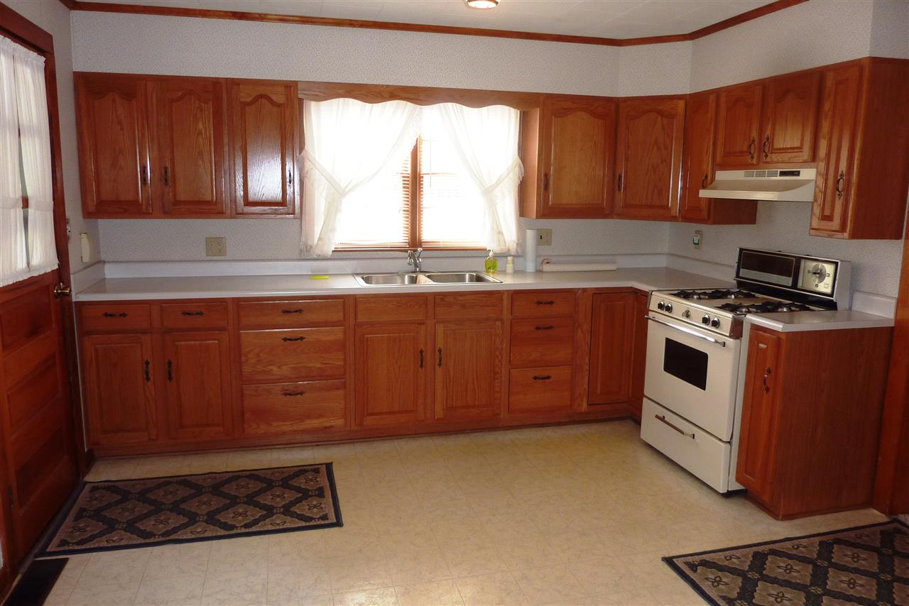 675 West 18th Street Rochester, IN 46975 - Photo 8 of 18