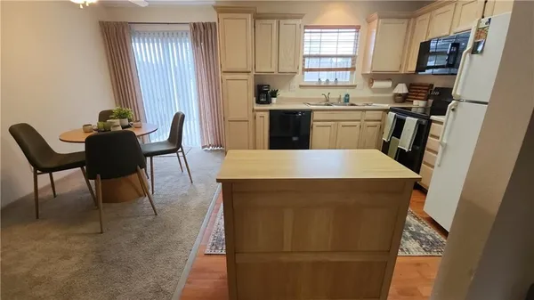 $196,000 | 1313 Southeast Broadway Circle, Lee's Summit, MO 64081