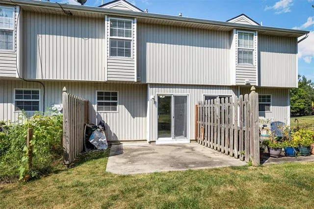 $205,000 | 1313 Southeast Broadway Circle, Lee's Summit, MO 64081