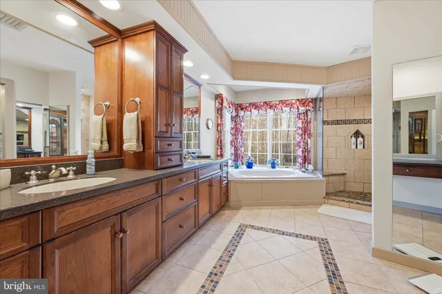 $1,100,000 | 295 Dogwood Drive, Elizabethtown, PA 17022