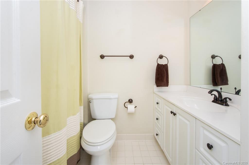 416 Queens Road, Unit 9 Charlotte, NC 28207 - Photo 18 of 24 Gallery Image 18