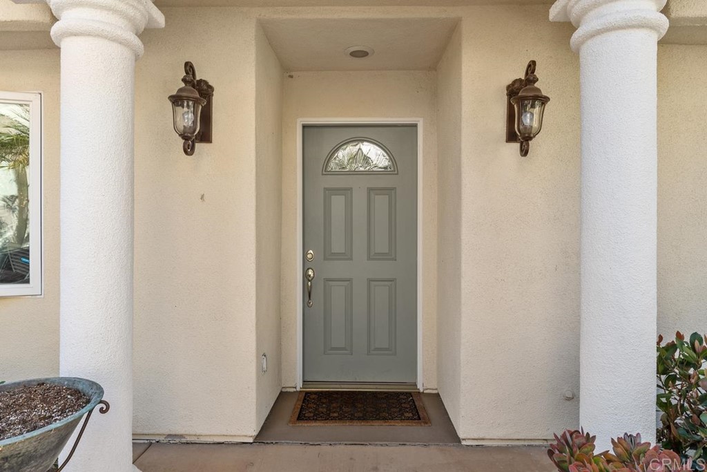 1620 Bella Vista Drive Encinitas, CA 92024 - Photo 24 of 35 a view of walk in closet