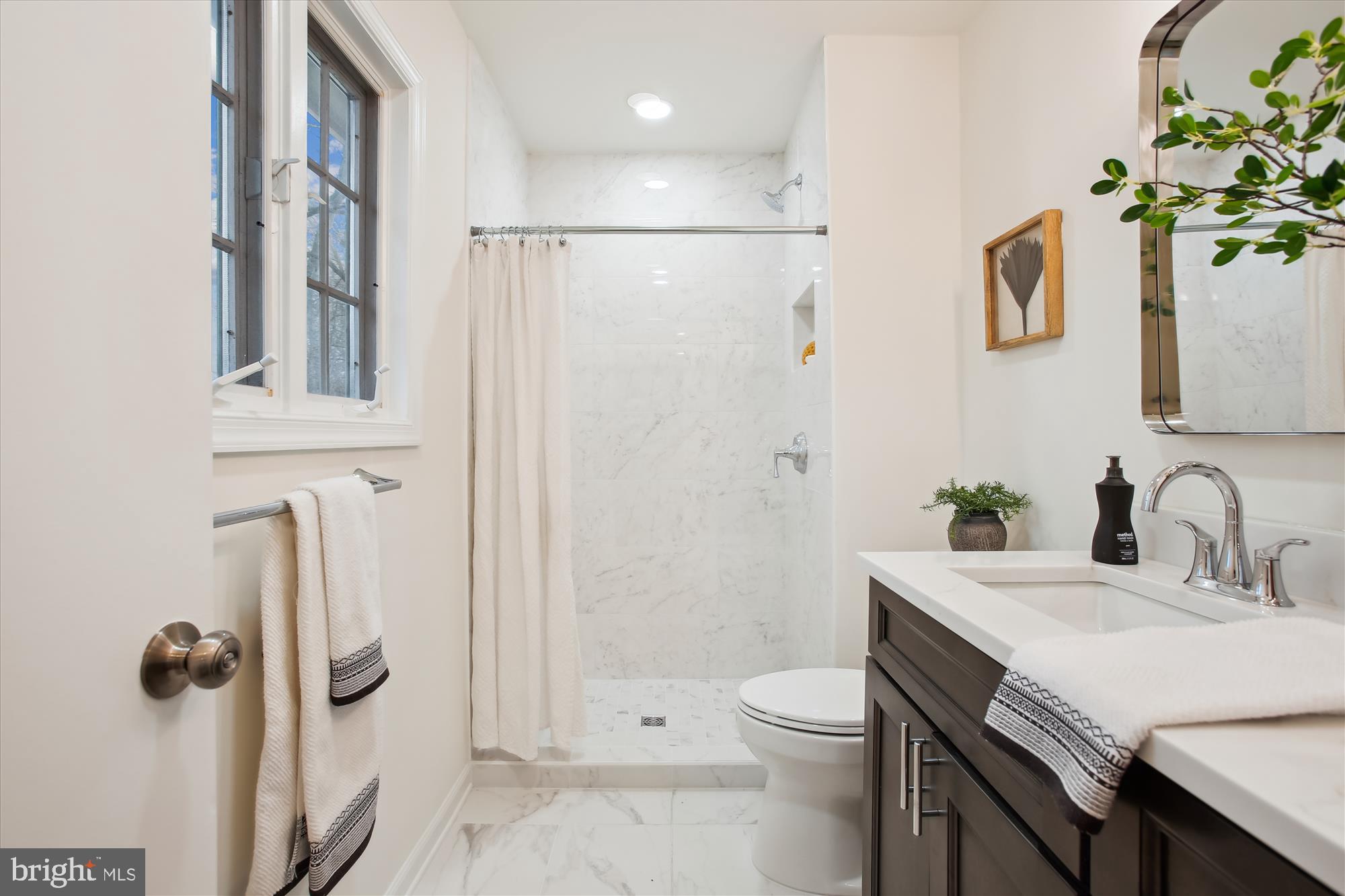 8617 Bradgate Road Alexandria, VA 22308 - Photo 28 of 54 Primary Bath