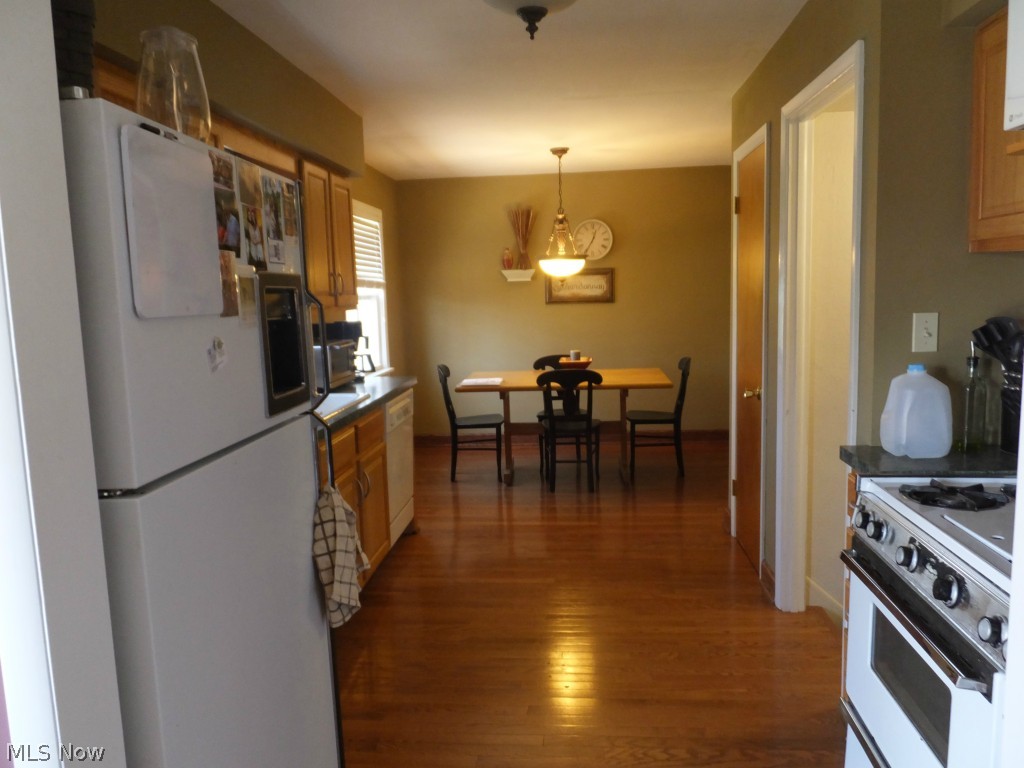 1352 Haverston Road Lyndhurst, OH 44124 - Photo 7 of 25 KITCHEN