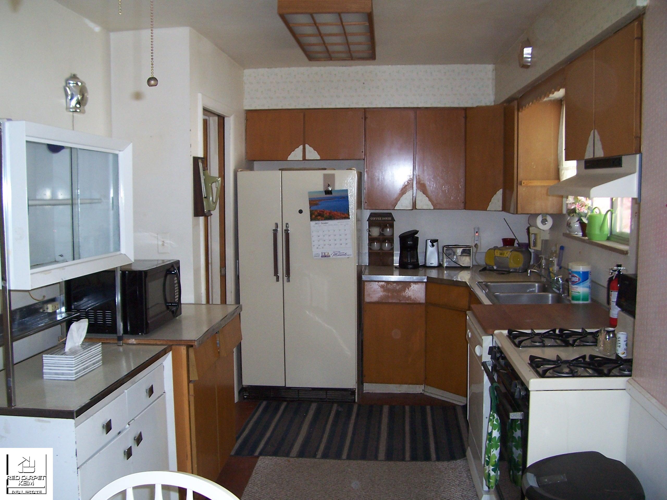 127 East River Road Flushing, MI 48433 - Photo 8 of 20 50092776-7.JPG