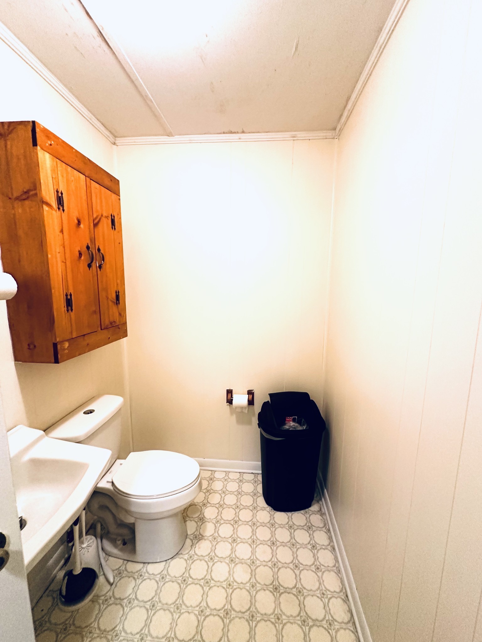 2625 Pleasant Ridge Road Woodbury, TN 37190 - Photo 3 of 9 a bathroom with a toilet and a shower curtain