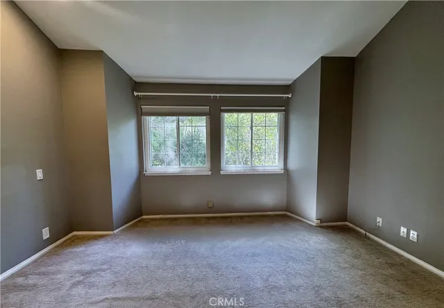 $848,000 | 23163 Mulholland Drive, Woodland Hills, CA 91364