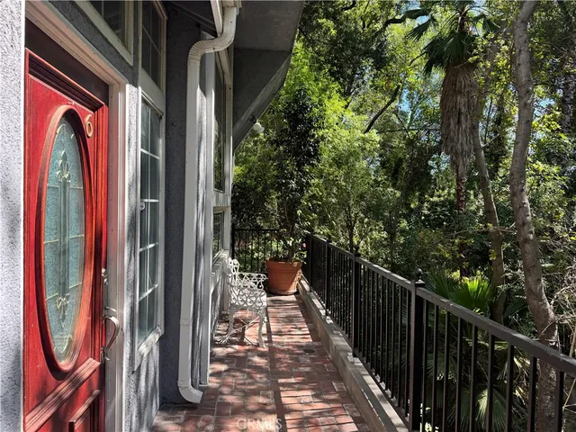 $848,000 | 23163 Mulholland Drive, Woodland Hills, CA 91364