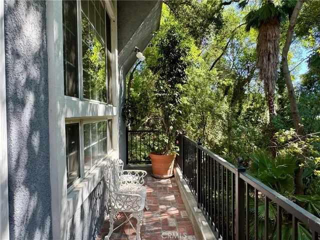 $848,000 | 23163 Mulholland Drive, Woodland Hills, CA 91364