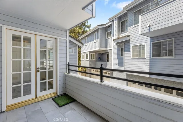 $848,000 | 23163 Mulholland Drive, Woodland Hills, CA 91364